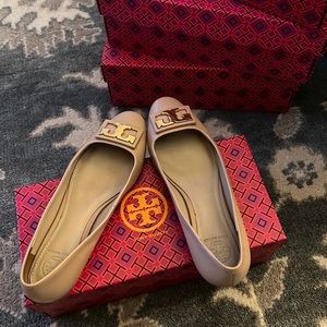 Tory Burch Gigi Leather Flat